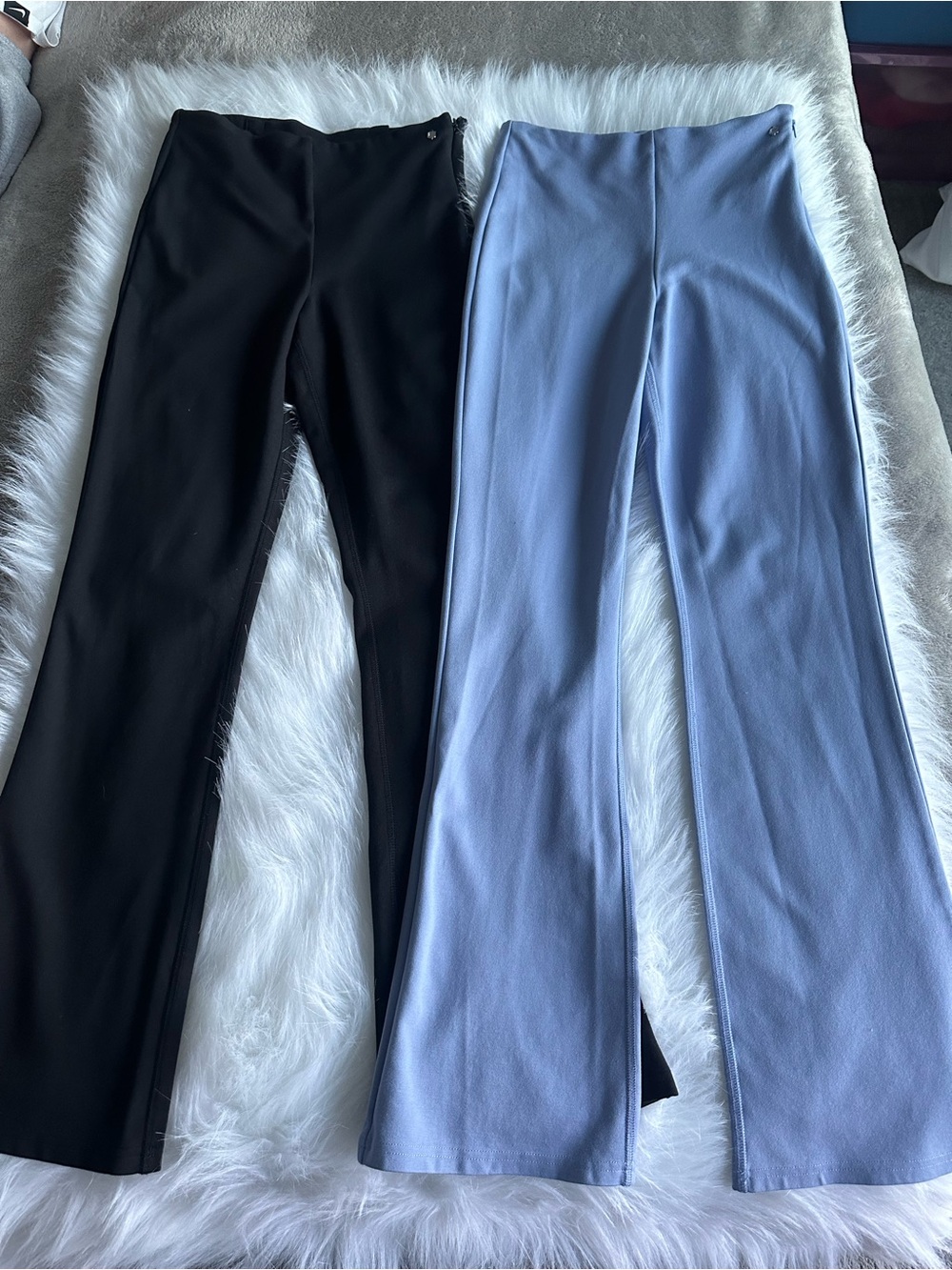 FABLETICS Women’s Set High-Rise Flare Pants in Black and Light Blue Sz S